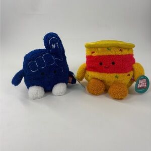 BumBumz Lot Of 2 - 7.5” Plush Fan Finger & Nacho Cheese